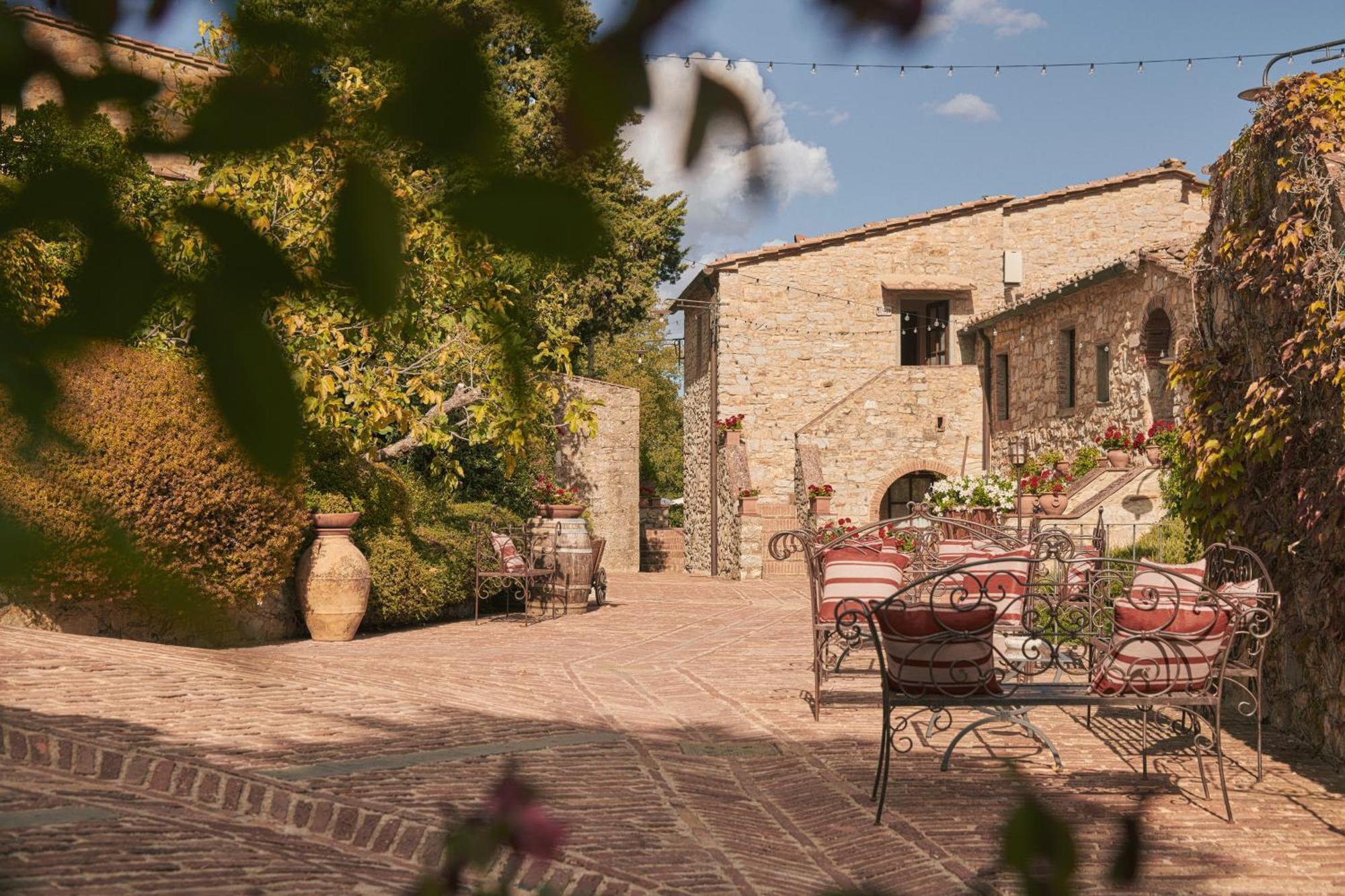 Hotel Borgo Vescine à Radda in Chianti Extérieur photo