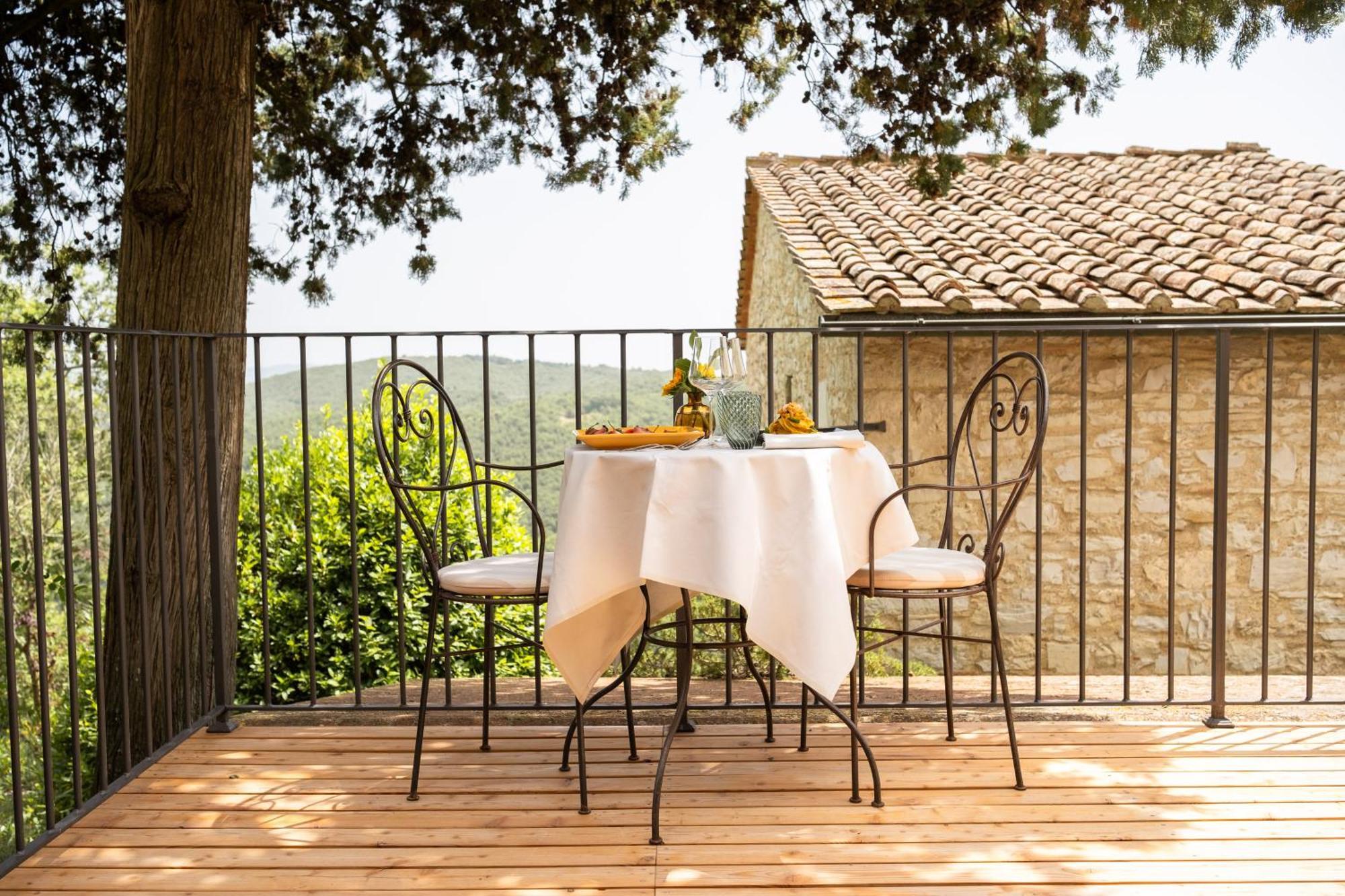 Hotel Borgo Vescine à Radda in Chianti Extérieur photo